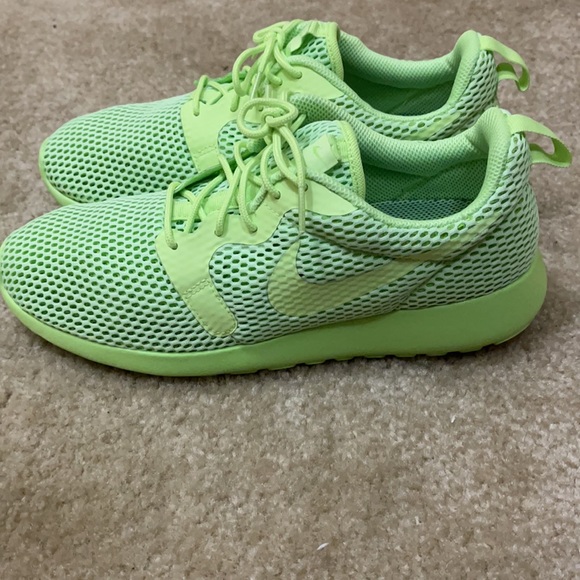 Nike Roshe One Hyper Breathe Sneakers Size 10 Color Green - Picture 3 of 10